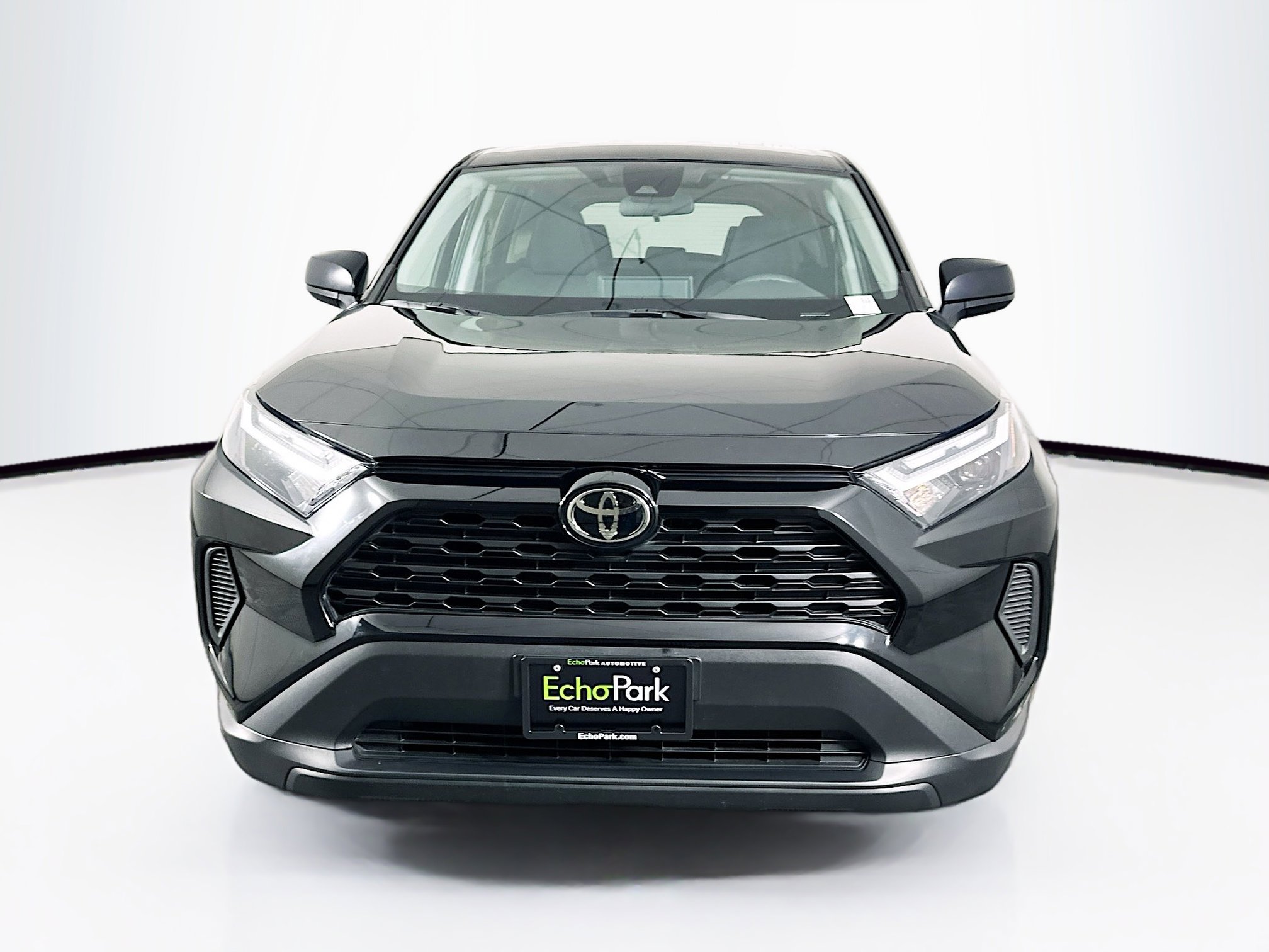 Used 2025 Toyota RAV4 LE image 2