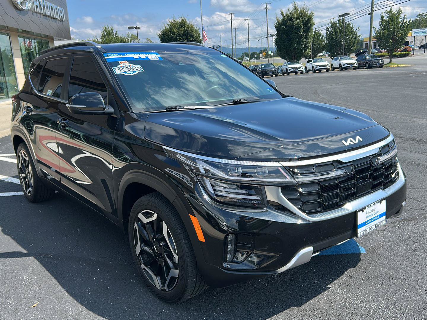 Used 2024 Kia Seltos SX w/ SX Sunroof Package AWD/4WD image 11