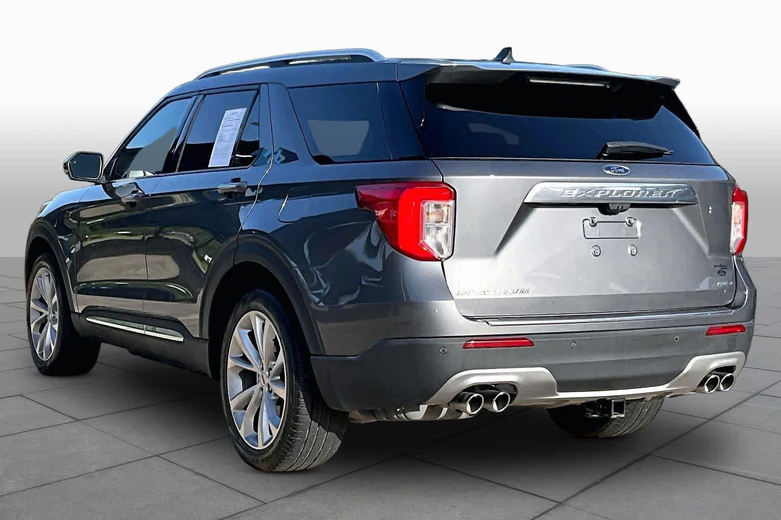 Used 2022 Ford Explorer Platinum w/ Equipment Group 601A AWD/4WD image 12