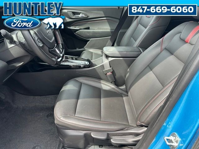 Used 2025 Chevrolet Trax RS w/ Driver Confidence Package FWD image 13