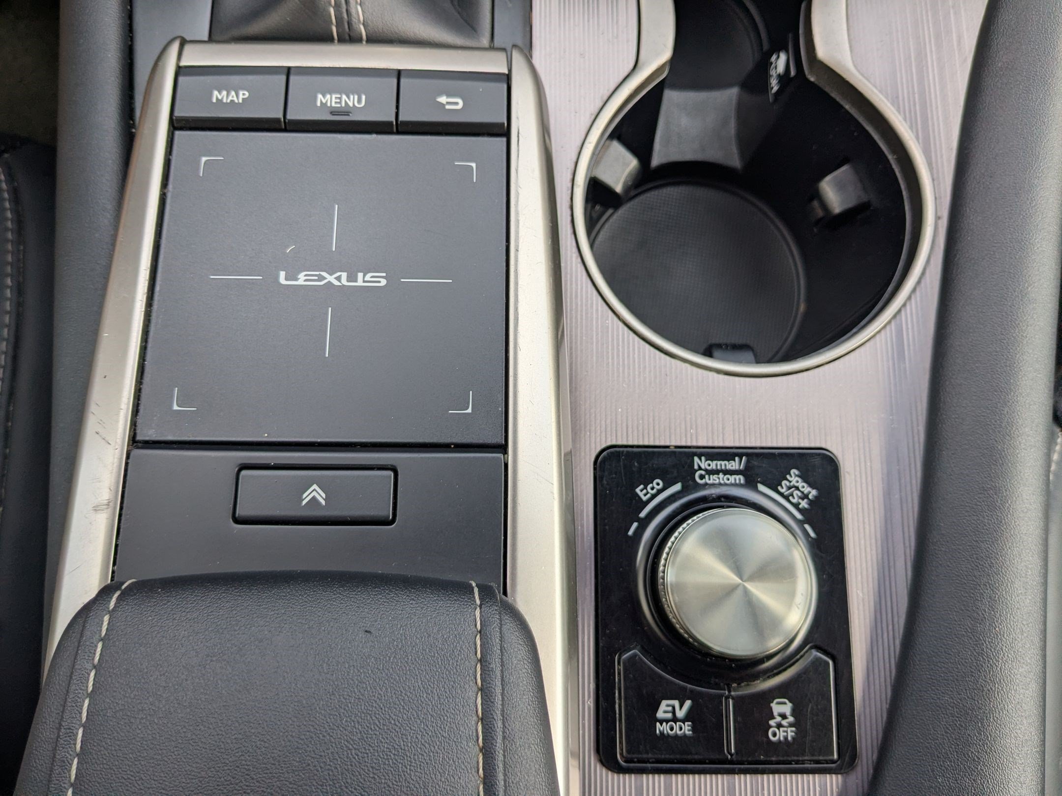 Used 2022 Lexus RX 450h F Sport w/ Cold Area Package (CT) AWD/4WD image 30