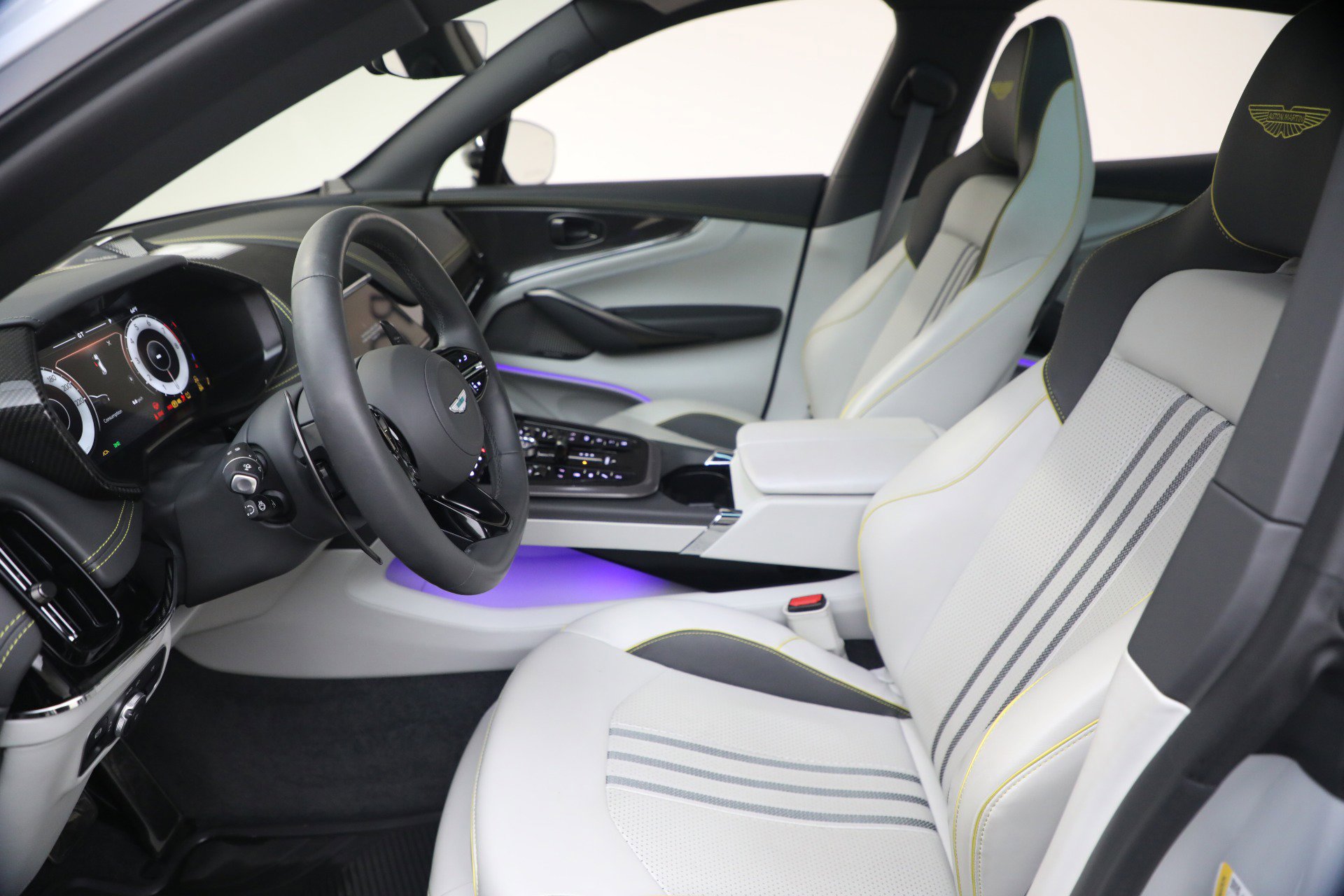 Used 2025 Aston Martin DBX 707 image 15