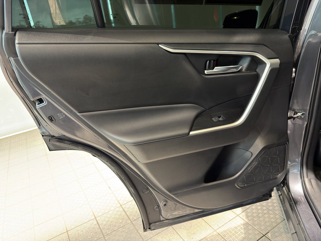 Used 2022 Toyota RAV4 XLE image 20