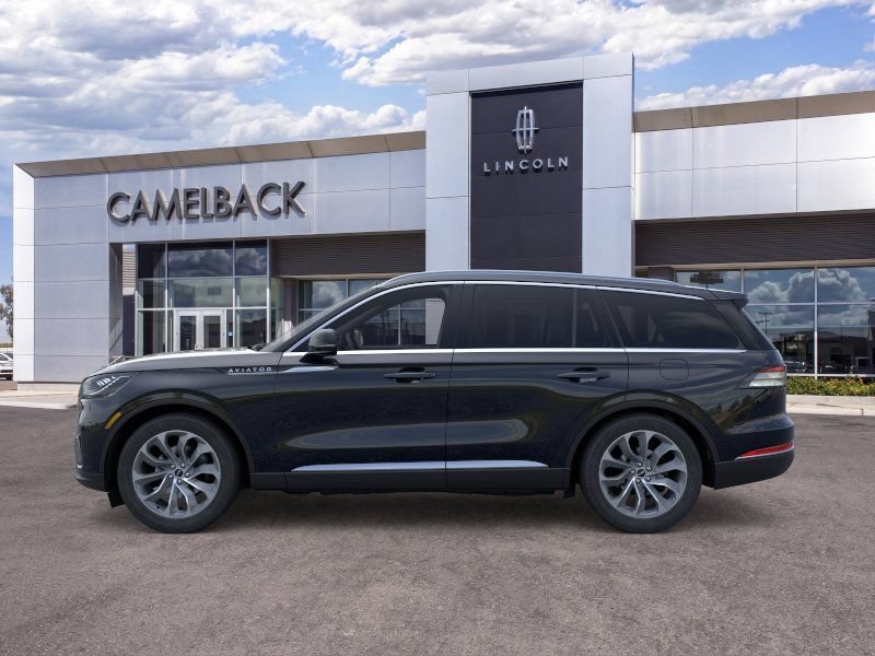 New 2026 Lincoln Aviator AWD image 3