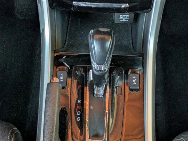 Used 2016 Honda Accord Touring image 12