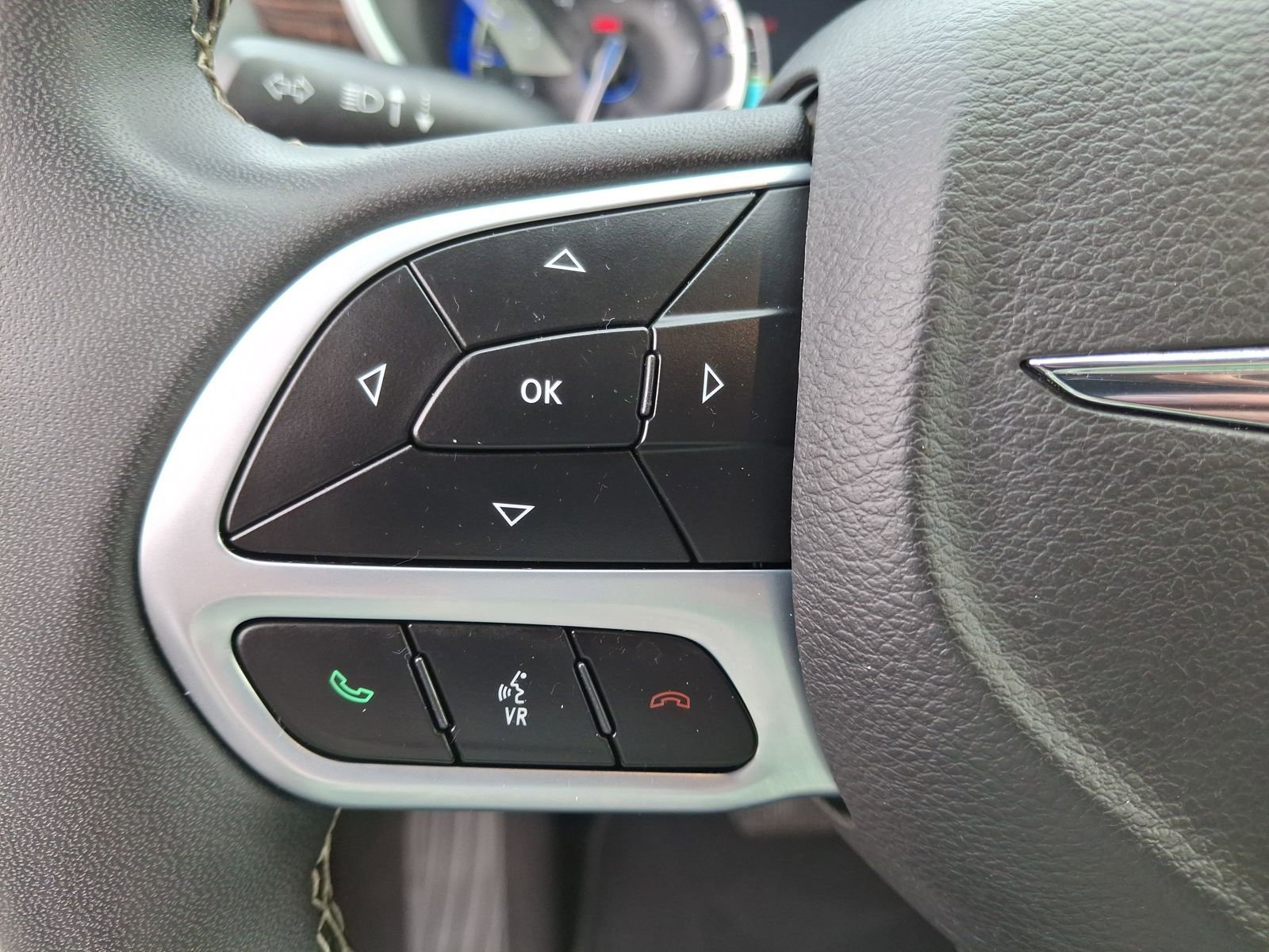 Certified 2022 Chrysler Pacifica Limited image 13