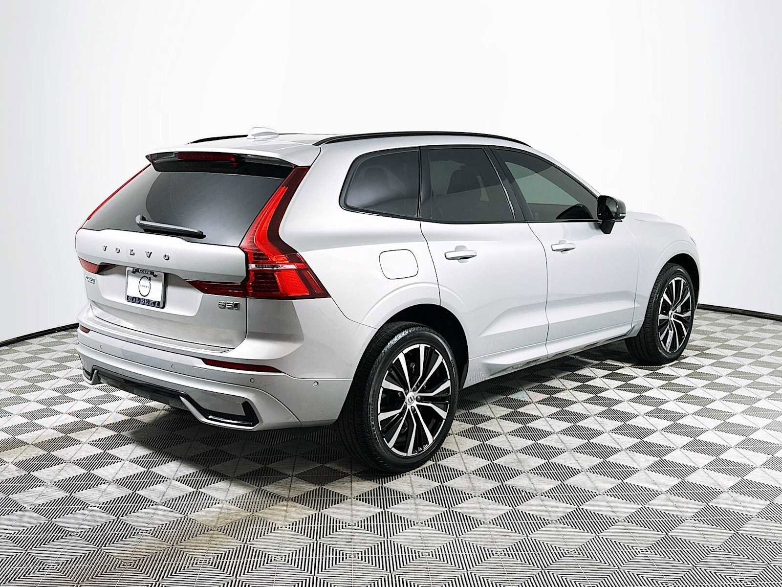 Used 2023 Volvo XC60 B5 Ultimate AWD/4WD image 7