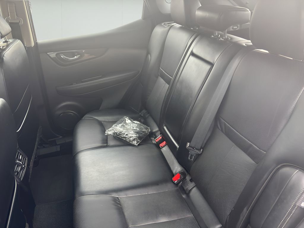 Used 2022 Nissan Rogue Sport SL w/ Premium Package AWD/4WD image 9