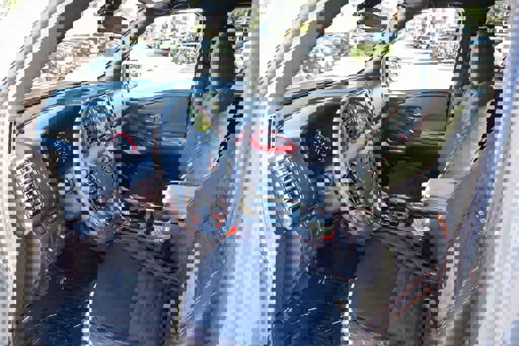 Used 2023 Nissan Frontier Pro-X w/ Tow Package image 16