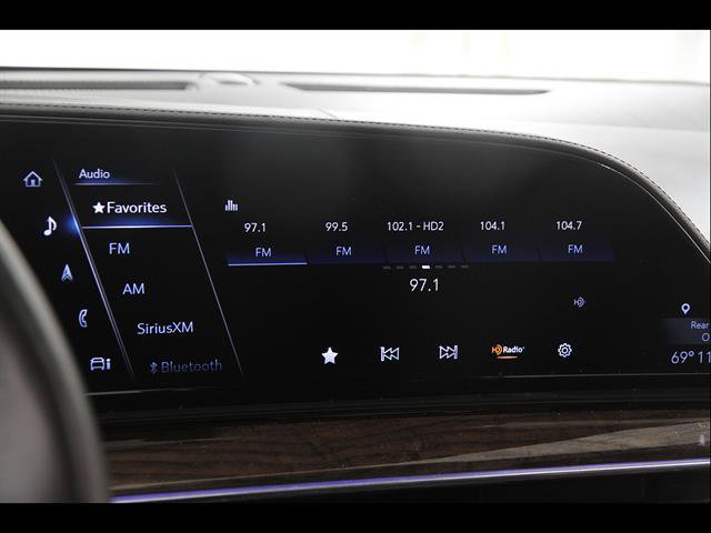 Used 2023 Cadillac Escalade Premium Luxury Platinum w/ Heavy-Duty Trailer Package AWD/4WD image 13