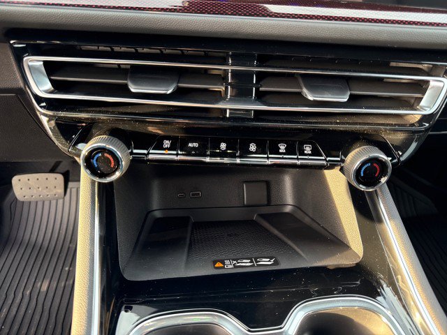 New 2026 Chevrolet Traverse RS w/ LPO, Floor Liner Package image 24