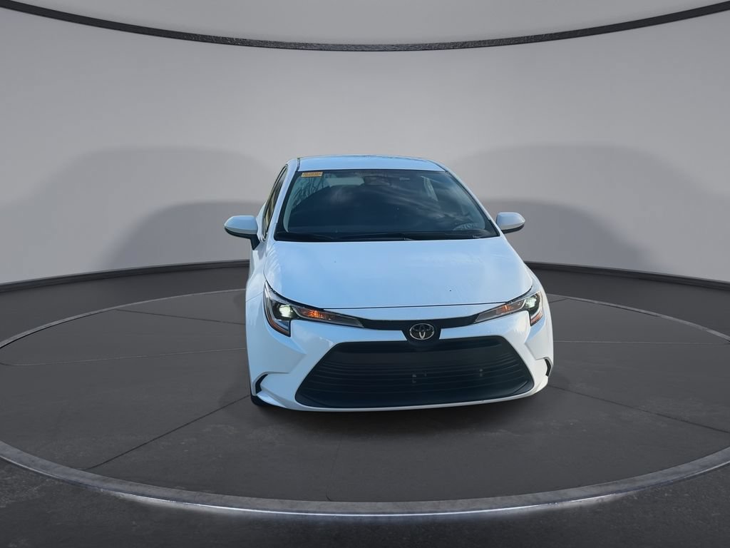 Used 2024 Toyota Corolla LE FWD image 3