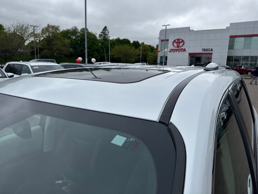 Used 2023 Toyota Sienna Platinum AWD/4WD image 75