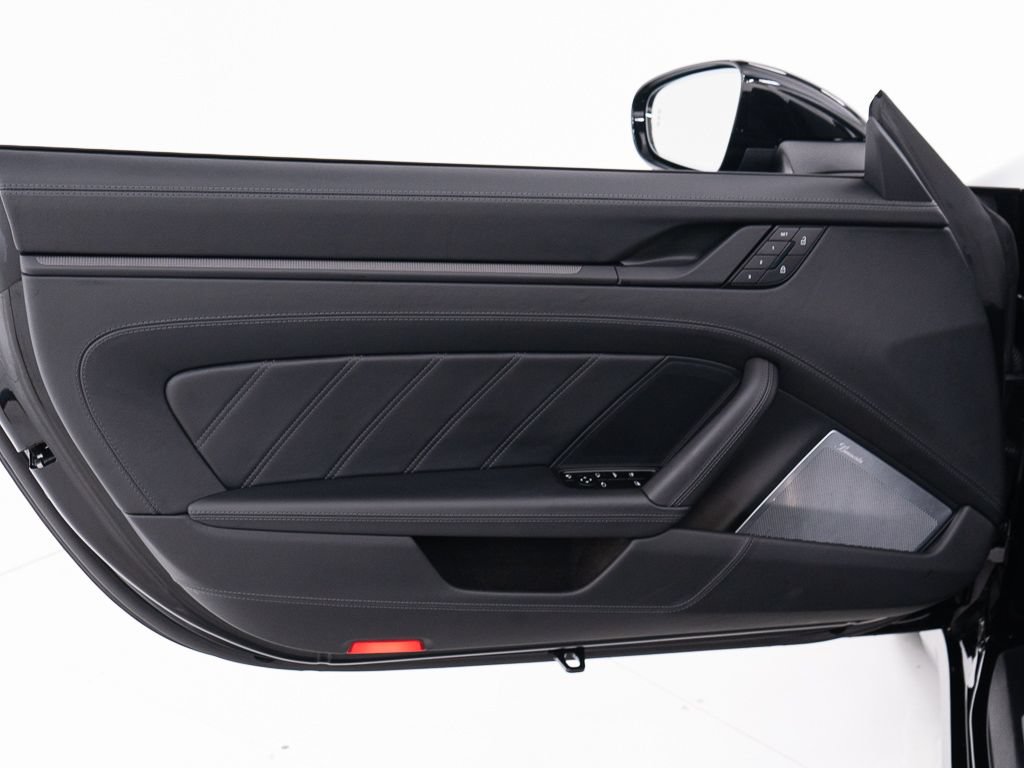 Used 2025 Porsche 911 Carrera RWD image 19