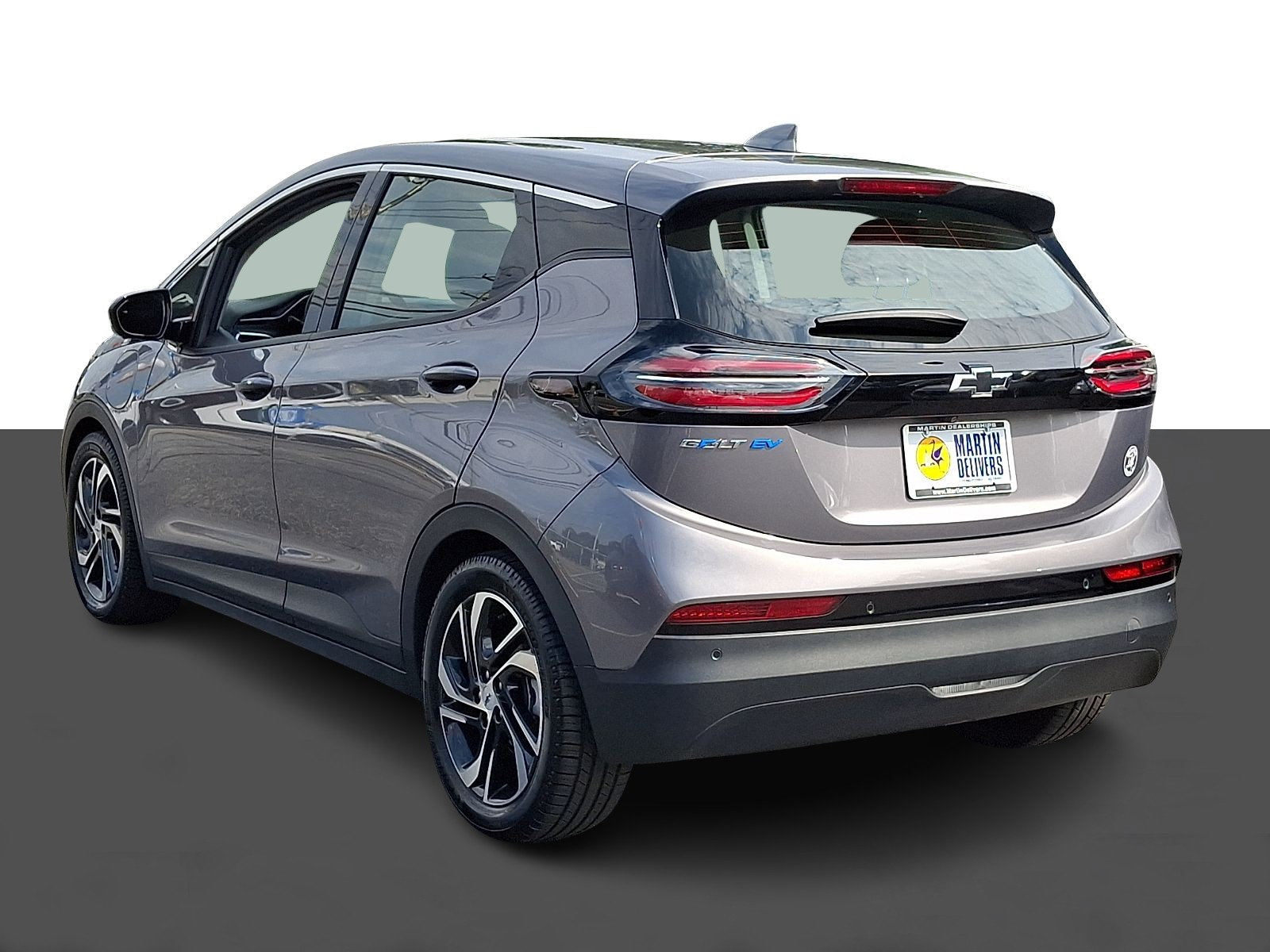 Used 2023 Chevrolet Bolt LT w/ Infotainment Package FWD image 4