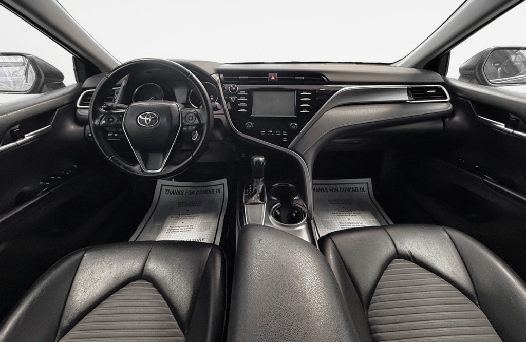 Used 2018 Toyota Camry SE w/ Moonroof Package FWD image 16