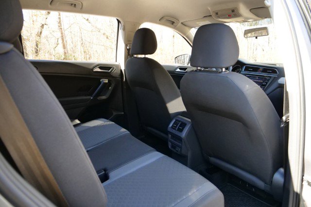 Used 2020 Volkswagen Tiguan S image 36