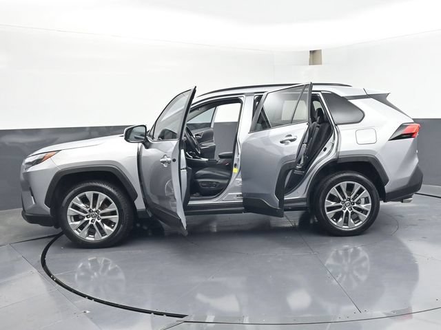 Used 2022 Toyota RAV4 XLE Premium AWD/4WD image 49