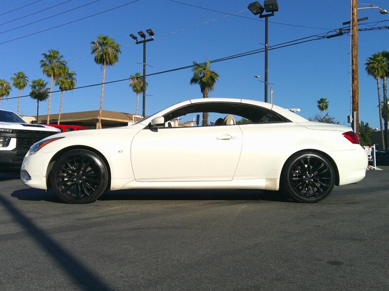 Used 2014 INFINITI Q60 Convertible w/ Premium Package RWD image 4