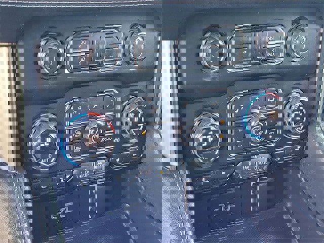 Used 2022 Chevrolet Tahoe Z71 w/ Luxury Package image 28