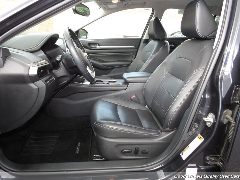 Used 2019 Nissan Altima 2.5 Platinum FWD image 11