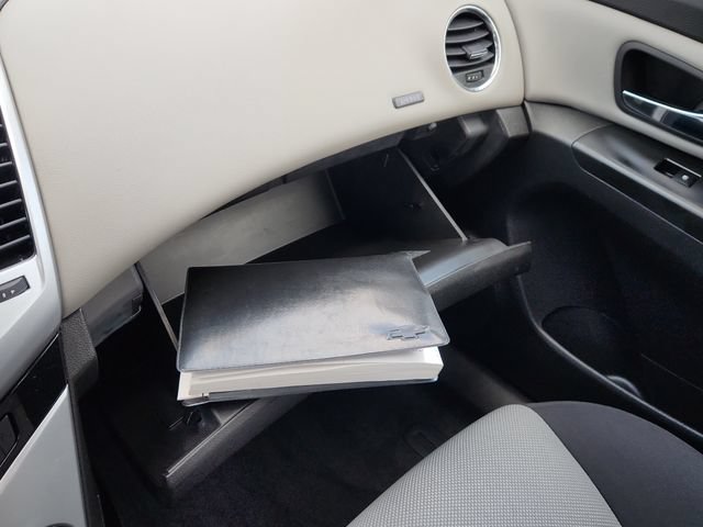 Used 2013 Chevrolet Cruze LS FWD image 44