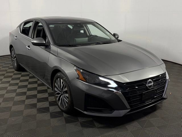 Used 2024 Nissan Altima 2.5 SV w/ SV Premium Package