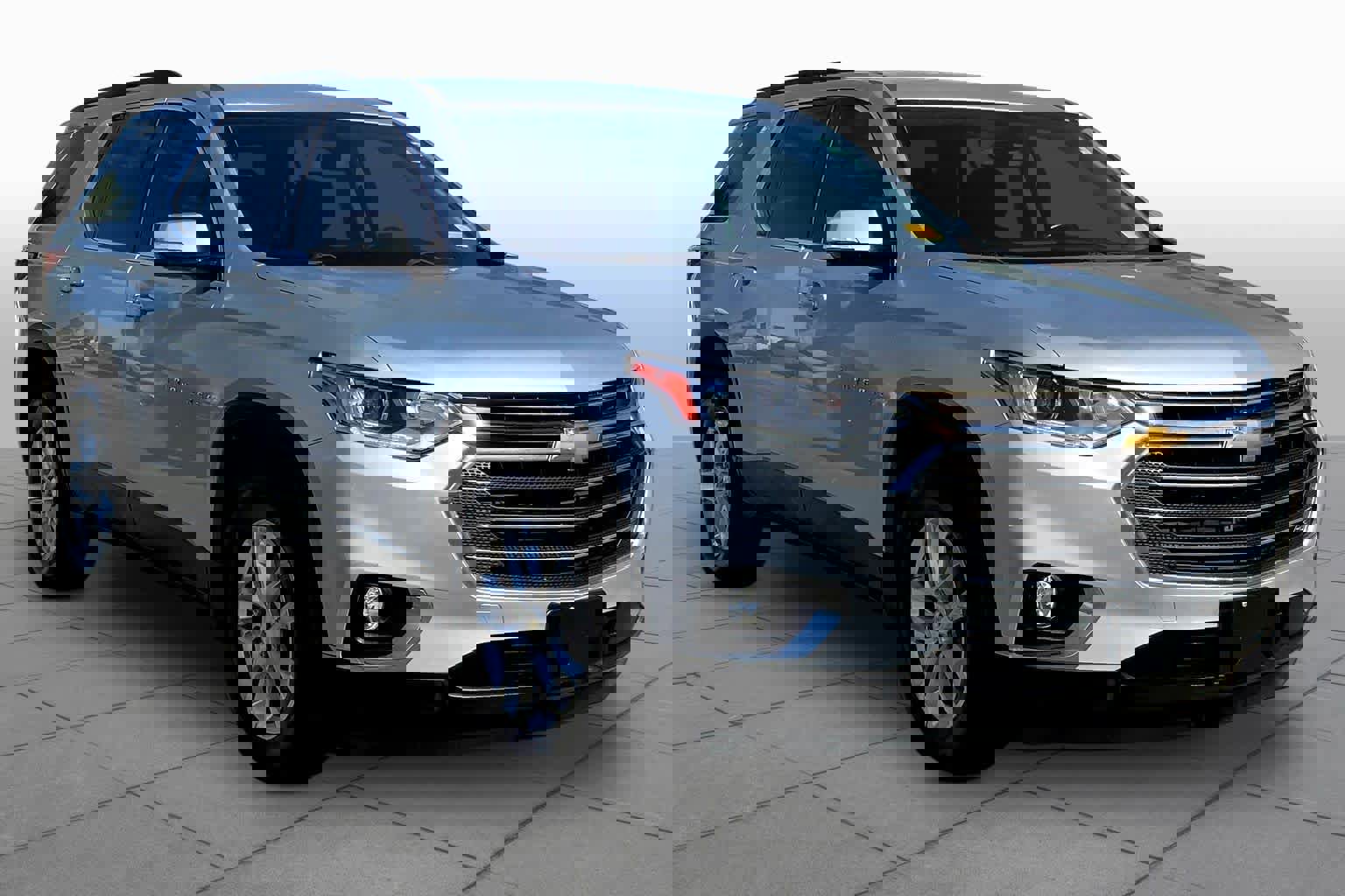 Used 2019 Chevrolet Traverse LT image 3