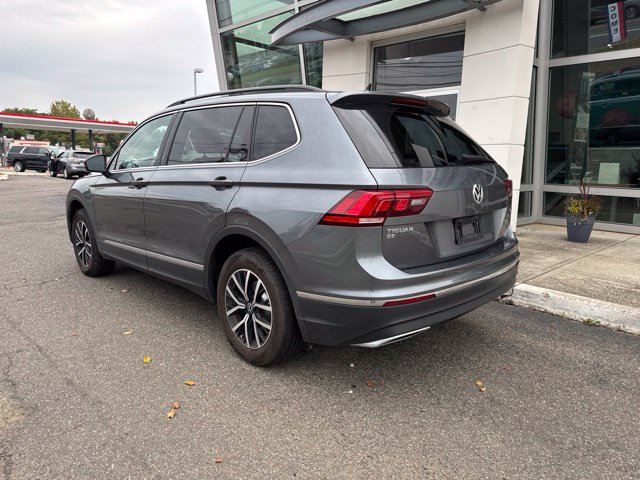 Used 2021 Volkswagen Tiguan SE w/ Panoramic Sunroof Package AWD/4WD image 6