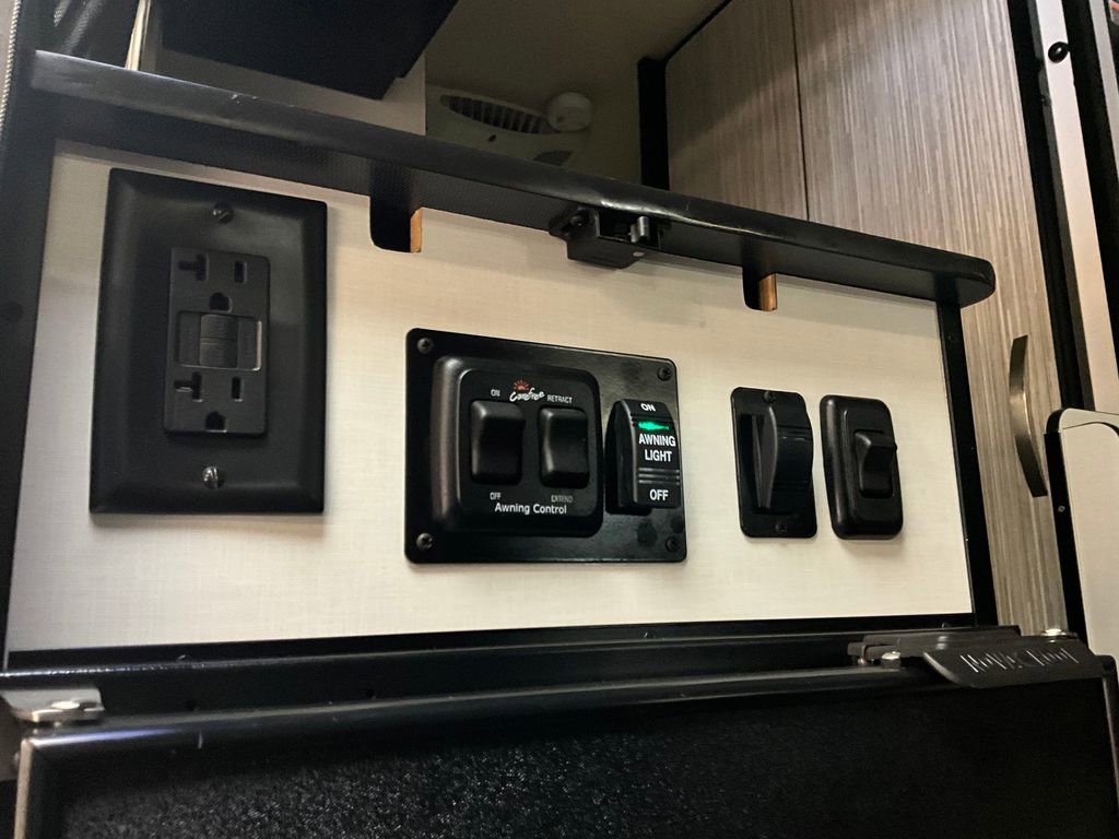 Used 2022 Mercedes-Benz Sprinter 2500 image 19