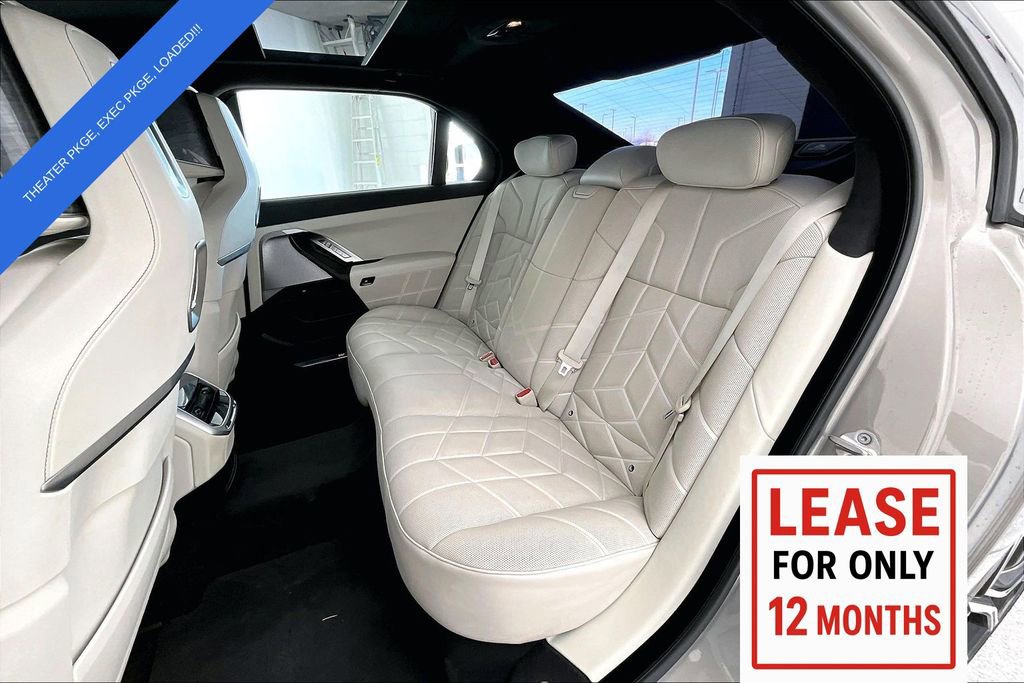 Used 2023 BMW 740i image 36