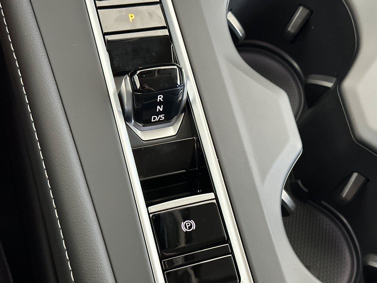 New 2026 Volkswagen Atlas SE FWD image 21