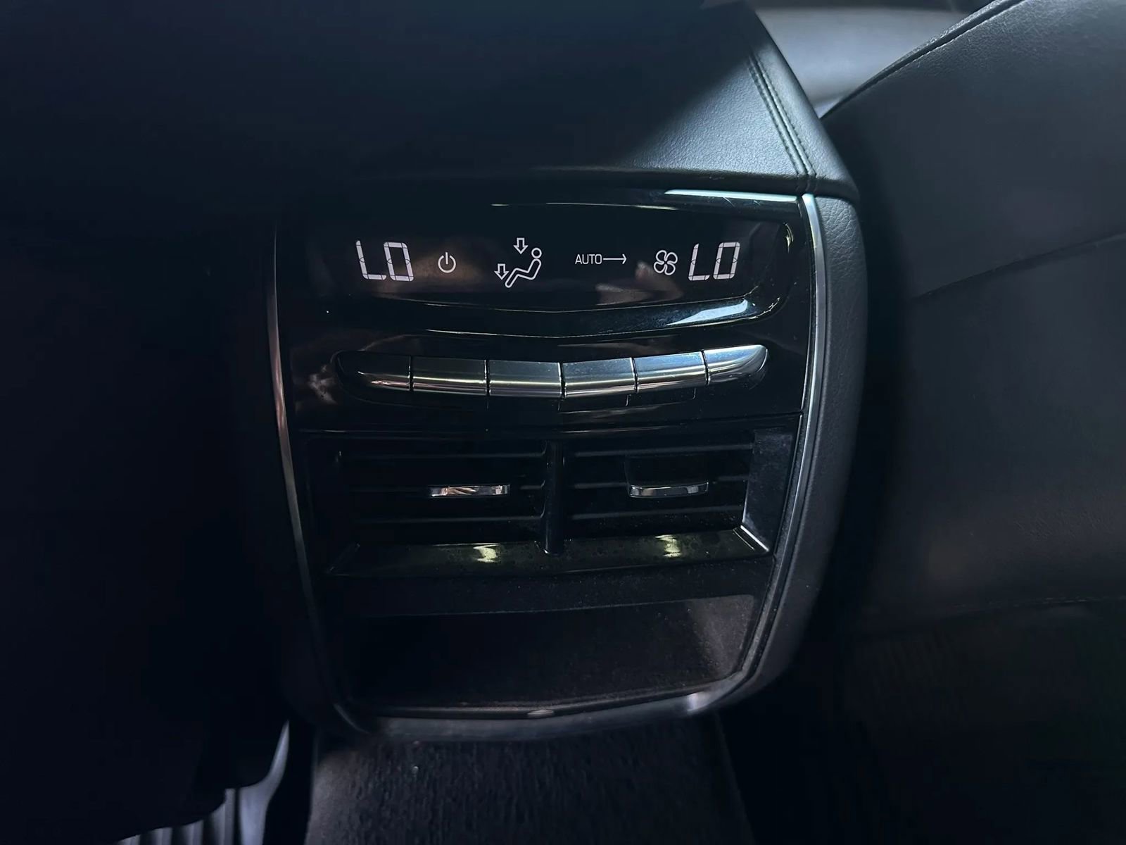 Used 2017 Cadillac CT6 Premium Luxury w/ Active Chassis Package AWD/4WD image 9