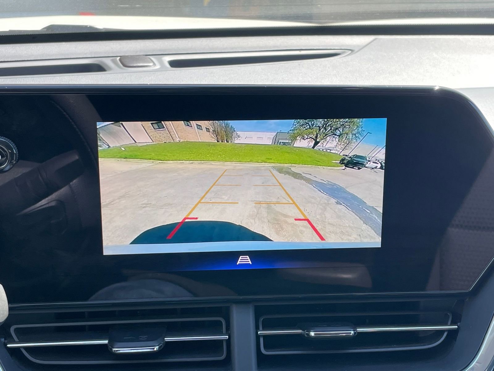 Used 2025 Chevrolet Trax LT image 27