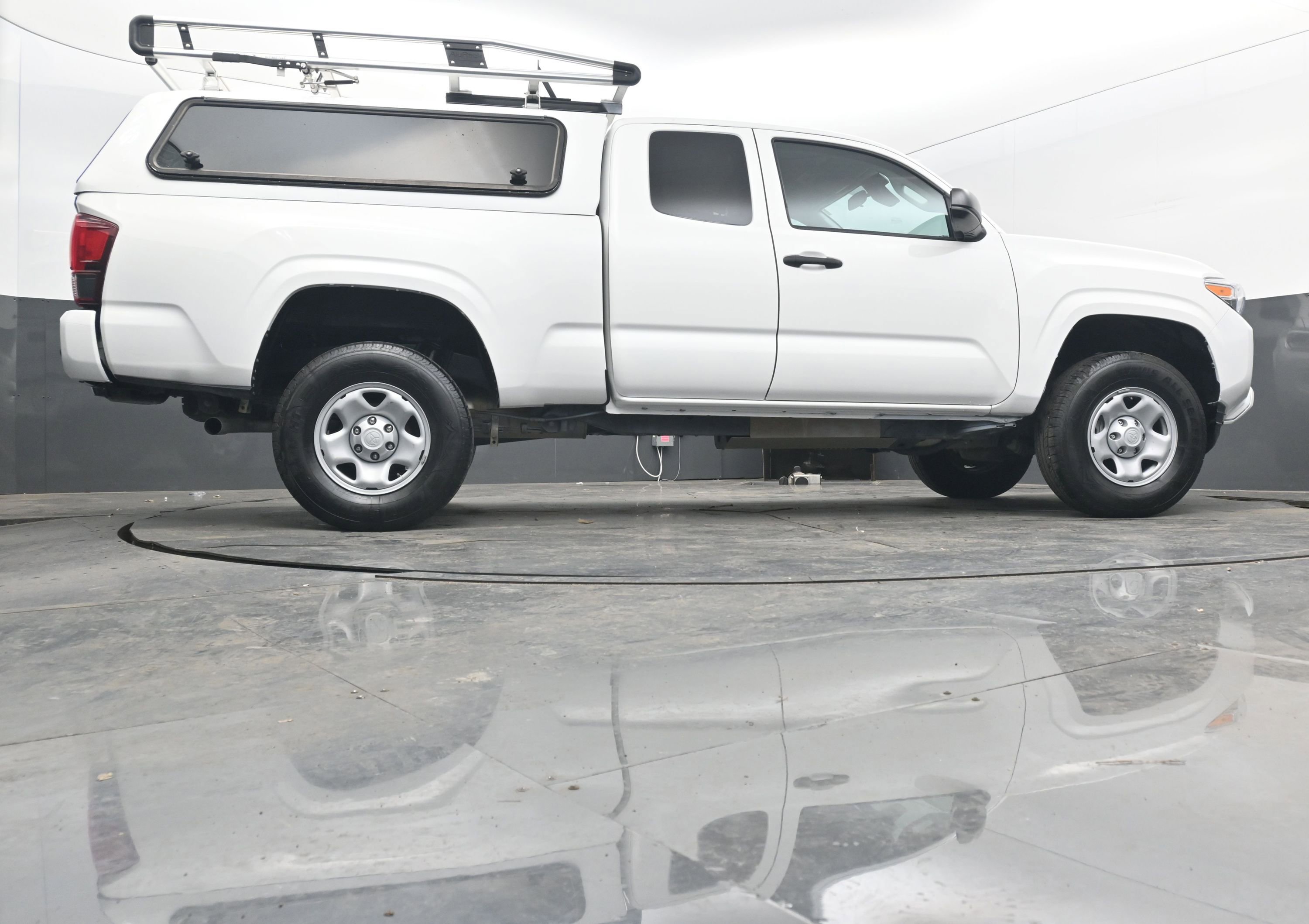 Used 2022 Toyota Tacoma SR image 28
