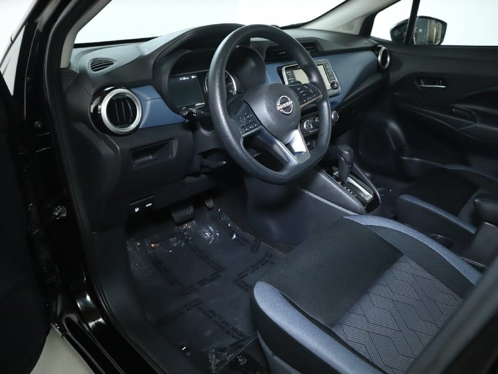 Used 2025 Nissan Versa SV FWD image 17