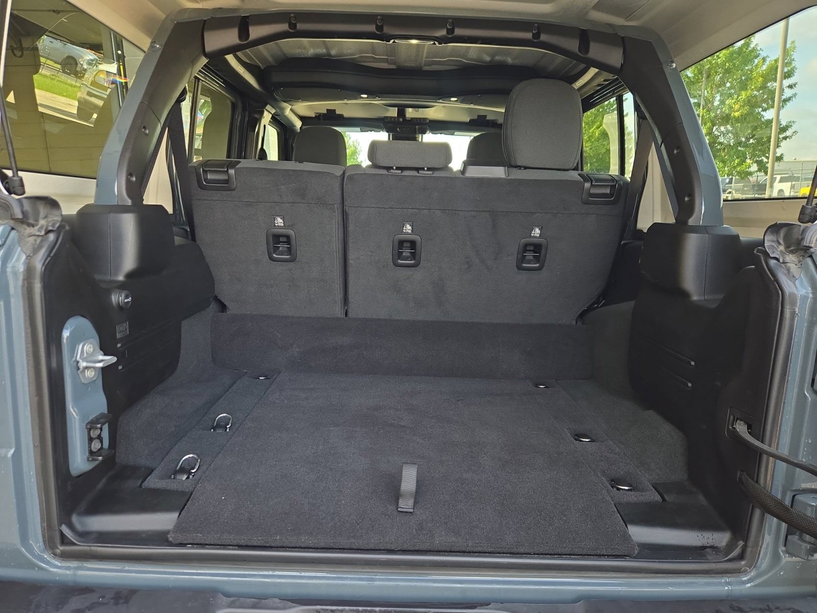 Used 2025 Jeep Wrangler Unlimited Sahara AWD/4WD image 25