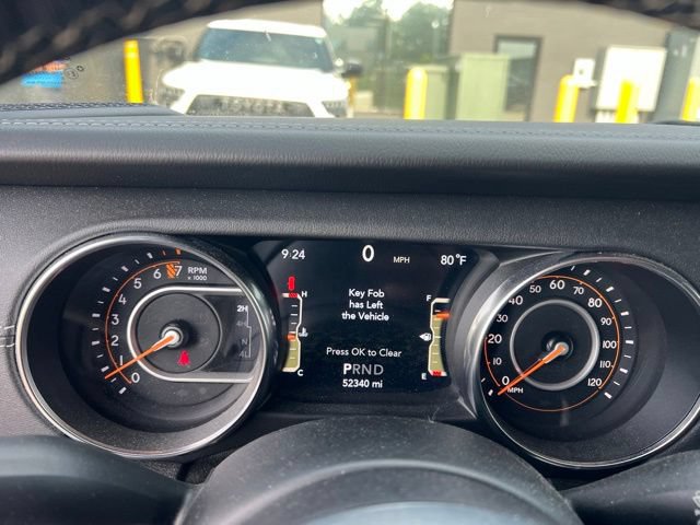 Used 2018 Jeep Wrangler Unlimited Sahara AWD/4WD image 9