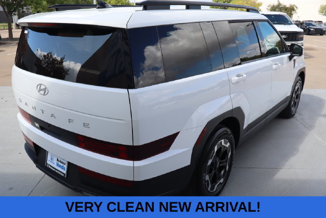 Used 2026 Hyundai Santa Fe SEL FWD image 5