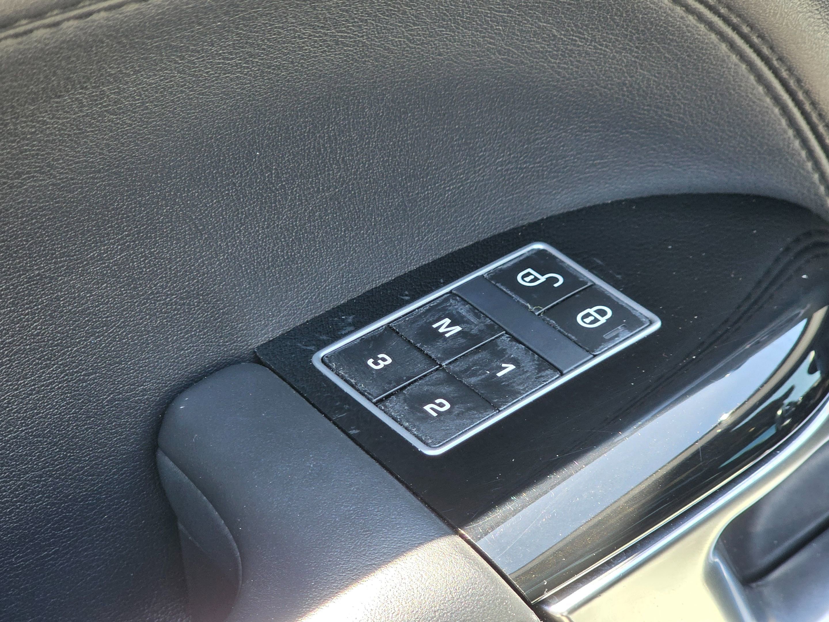 Used 2014 Land Rover Range Rover Supercharged AWD/4WD image 25