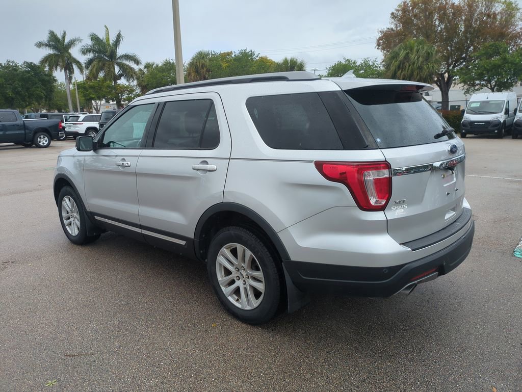 Used 2019 Ford Explorer XLT w/ Equipment Group 202A image 8