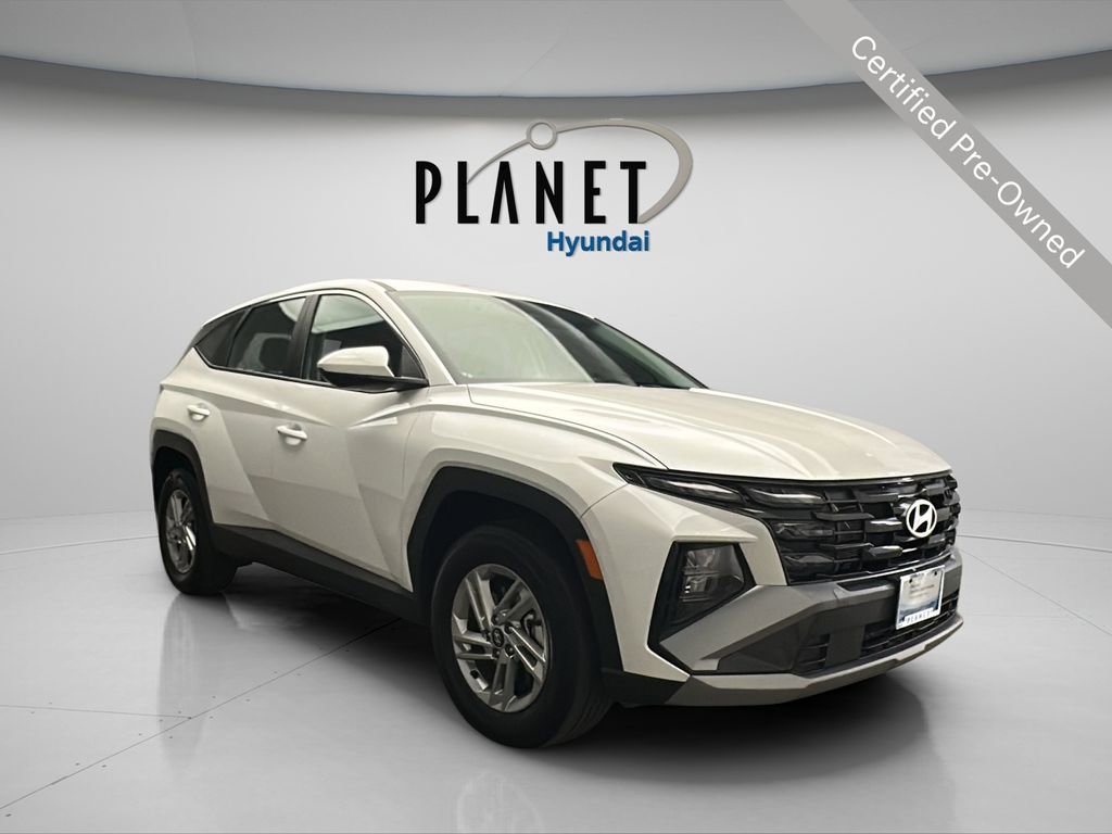 Certified 2025 Hyundai Tucson SE image 1