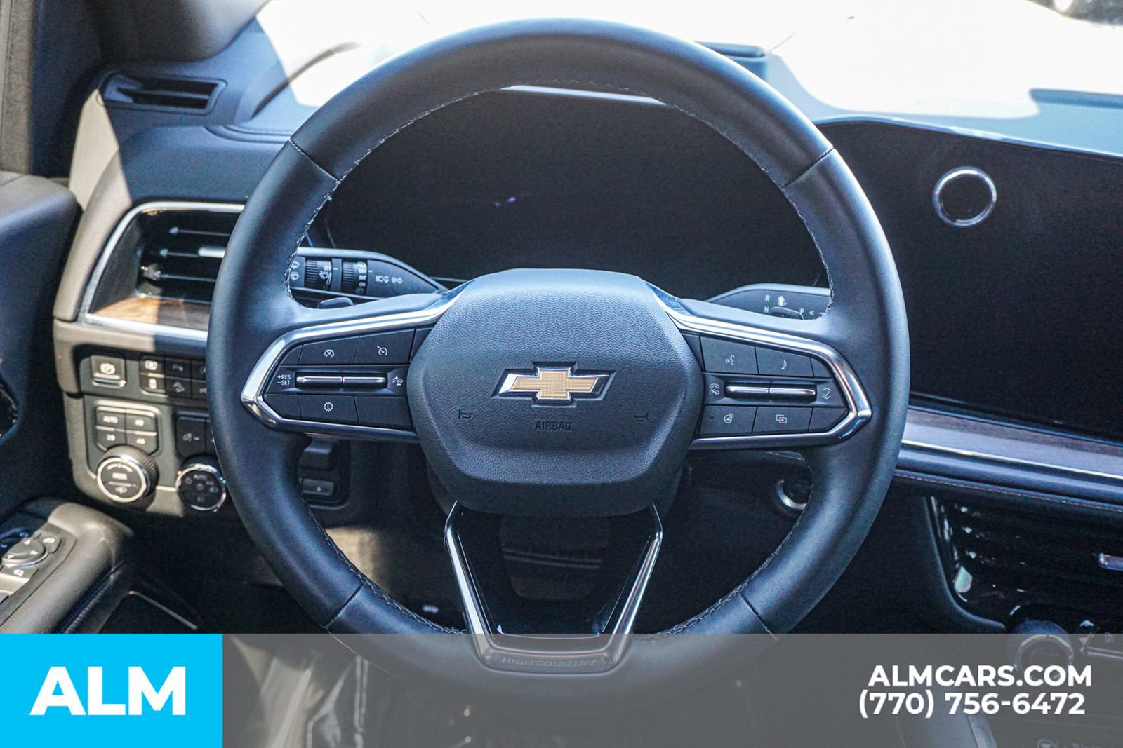 Used 2025 Chevrolet Suburban High Country image 32