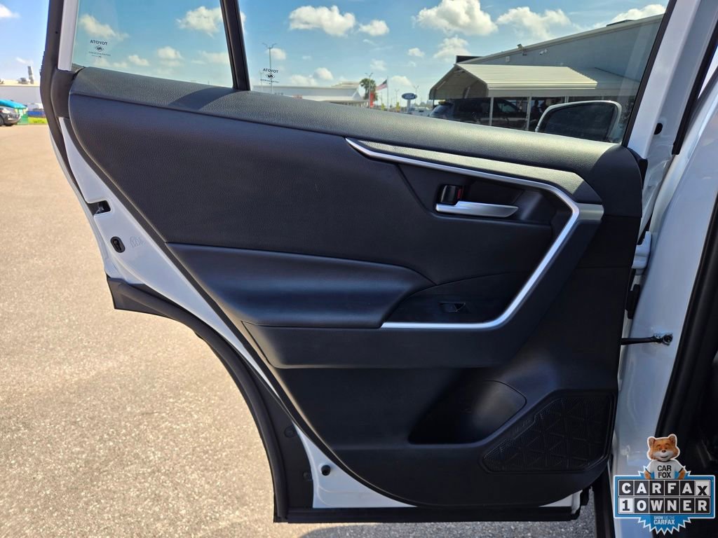 Used 2025 Toyota RAV4 XLE image 33