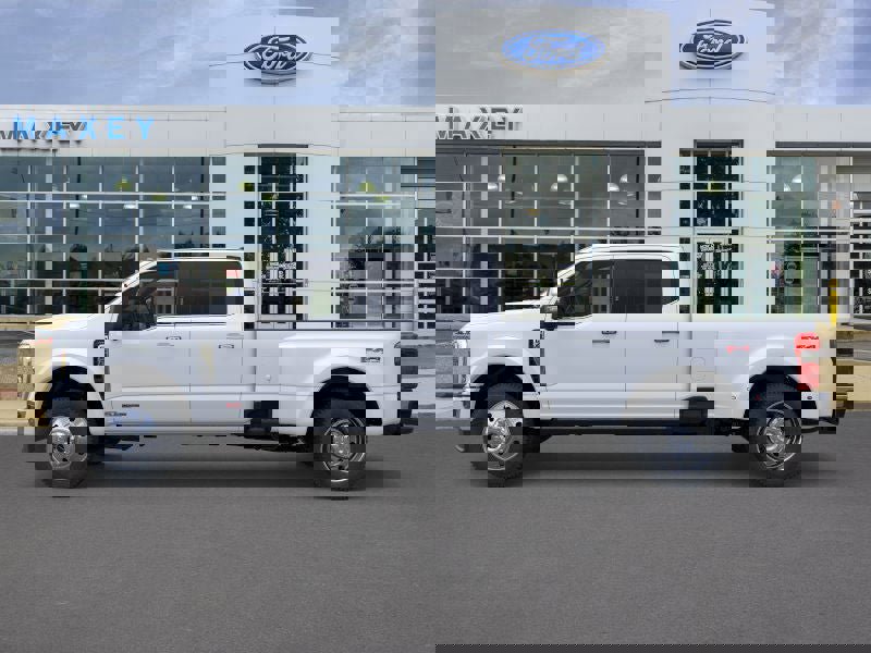 New 2026 Ford F450 Lariat w/ Lariat Ultimate Package image 3