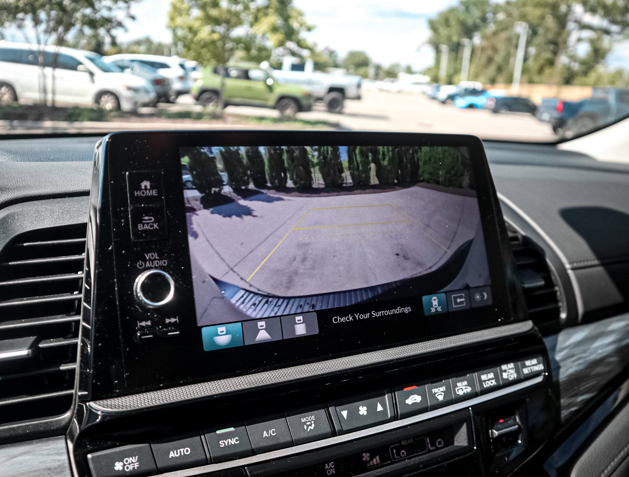 Used 2025 Honda Odyssey Elite image 24