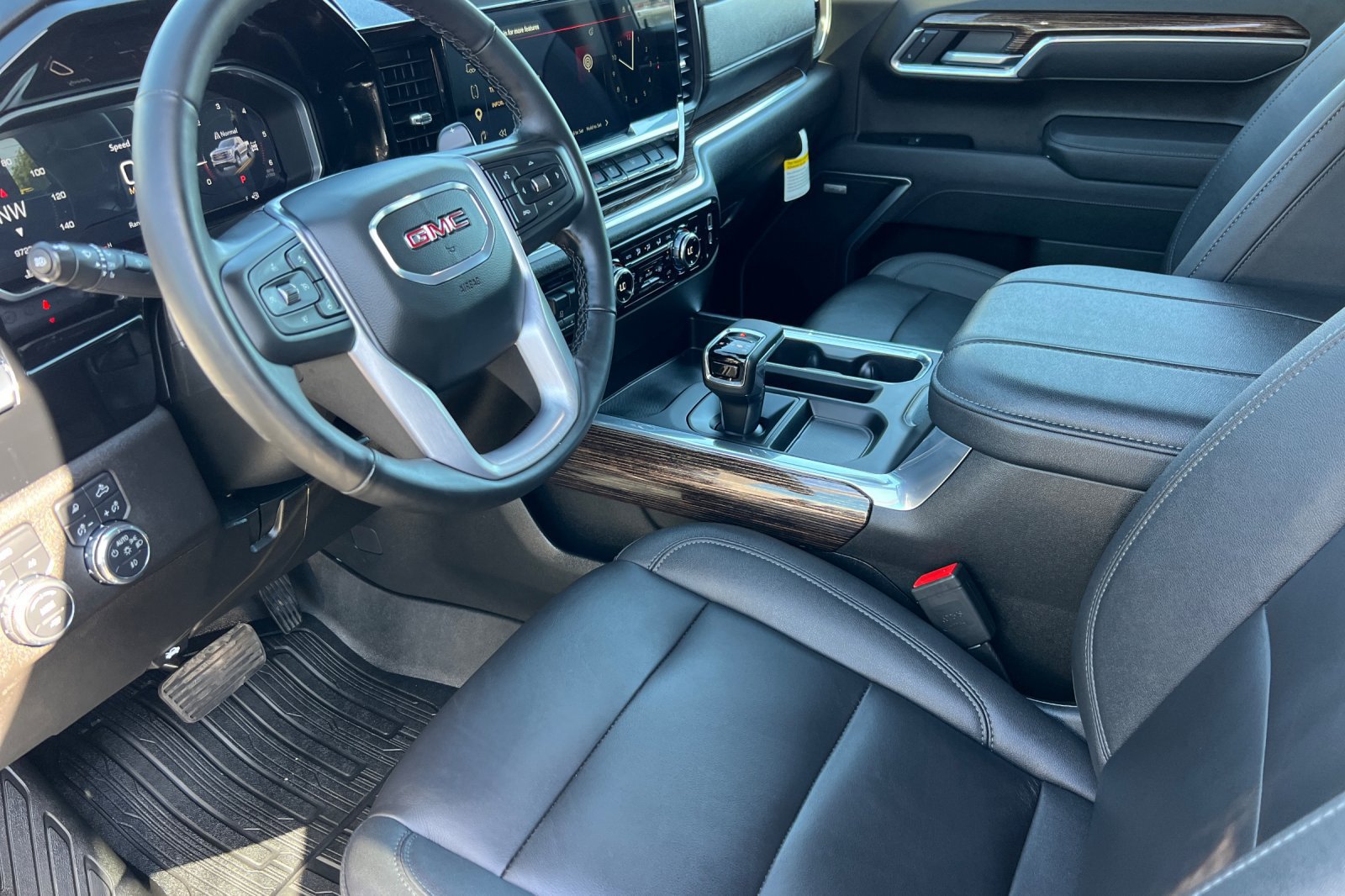 Used 2026 GMC Sierra 1500 Elevation w/ Elevation Premium Package AWD/4WD image 10