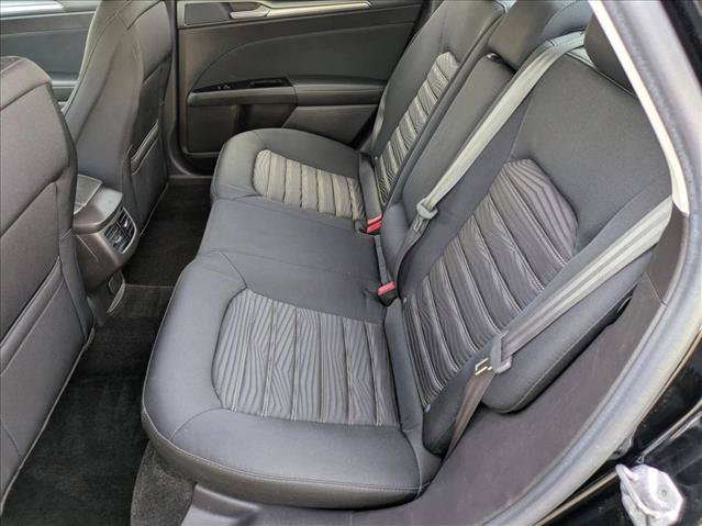 Used 2016 Ford Fusion SE FWD image 17