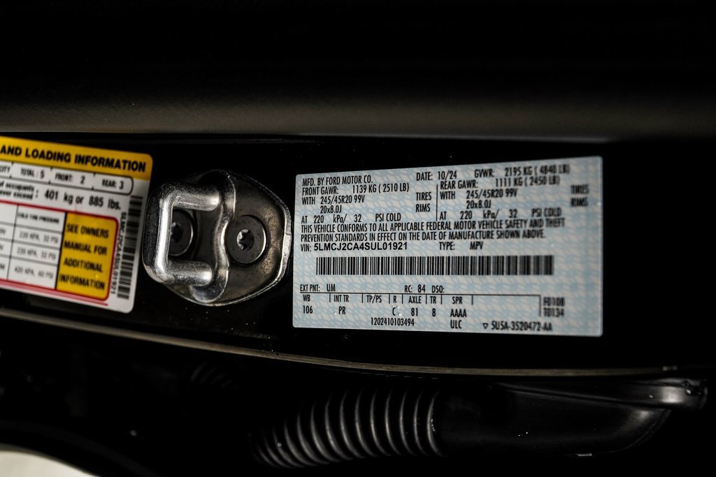Used 2025 Lincoln Corsair Reserve w/ Equipment Group 202A FWD image 49
