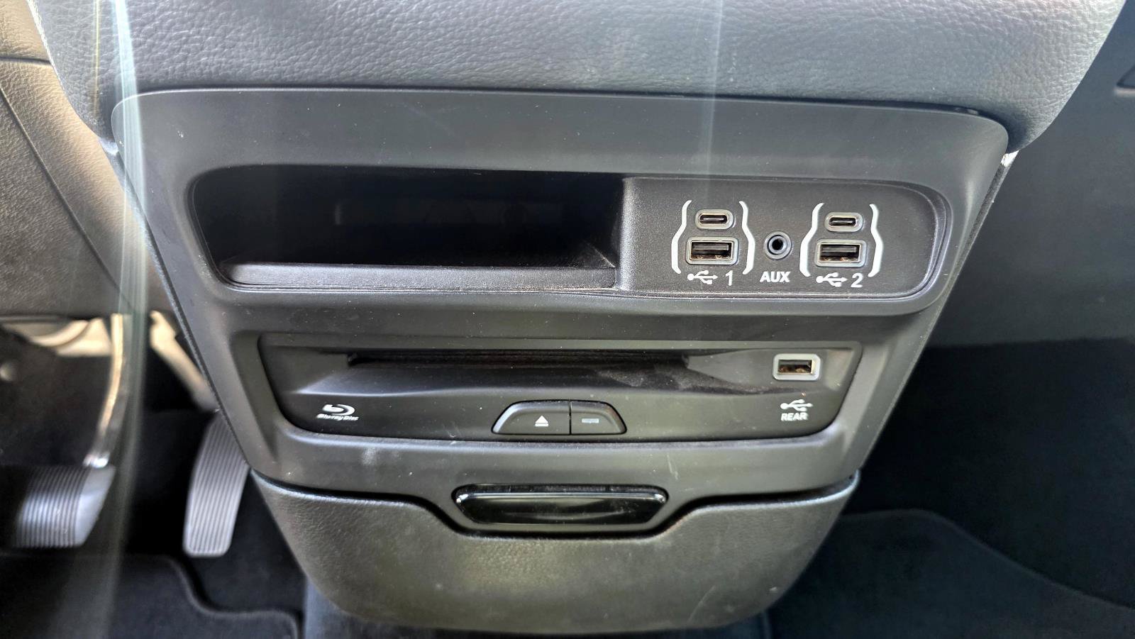 Used 2021 Chrysler Pacifica Touring-L w/ Uconnect Theater Family Group AWD/4WD image 15